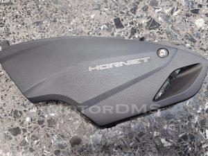 ΜΑΥΡΟ ΠΛΑΣΤΙΚΟ ΚΑΛΥΜΜΑ ΚΑΤΩ ΑΠΟ ΣΕΛΑ ΚΑΙ ΡΕΖΕΡΒΟΥΑΡ HONDA CB 600F PC41 HORNET 07-11  ΑΡΙΣΤΕΡΟ MotorDMS!!!